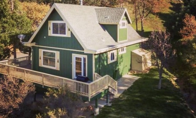 Julian Cabin | Incredible Mountain Views from the wrap around deck