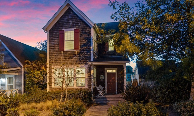 Nelscott House | Incredible Olivia Beach Escape, Sunken Hot Tub, Deck, BBQ, Next to Park, Short Walk to Beach