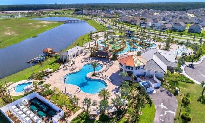 Kissimmee House | Incredible Resort/Location/Home - Close Walking distance to clubhouse -