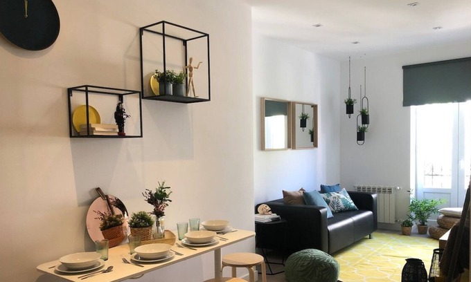 Palos de la Frontera Apartment | Incredible triple apartment in Atocha, 3A