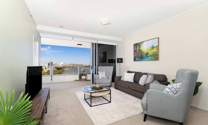 Brisbane Central Business District Apartment | Incredible Views|Huge Family Apartment|Pool