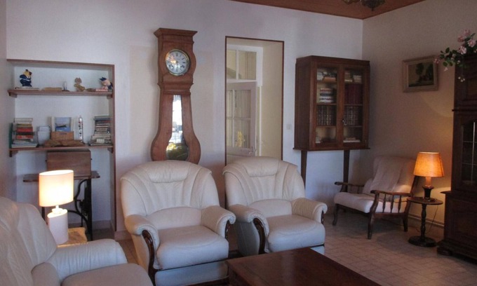 Huriel Cottage | Independent house with courtyard, WiFi, heating included