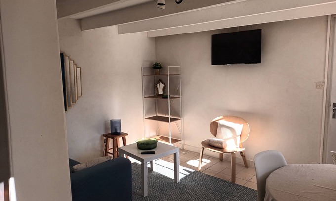 Crozon Apartment | Independent studio - exceptional location - swimming pool - 2/3 persons