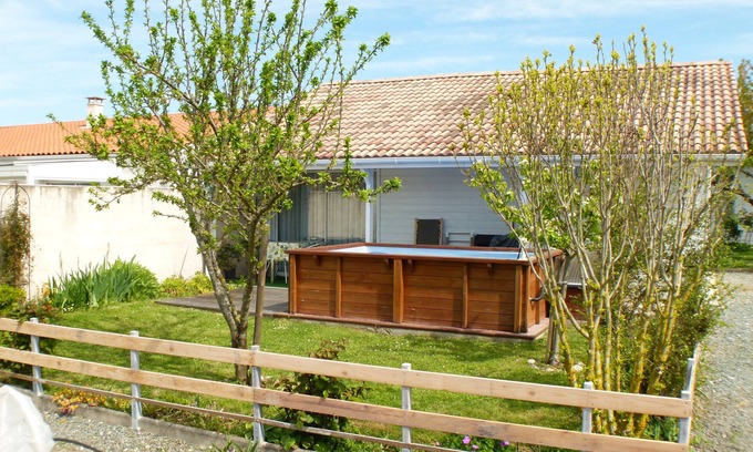 Royan Apartment | Independent Studio on large plot, 2 people near downtown & beach