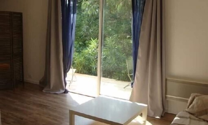 Hyeres City Centre Apartment | Independent studio rental HYERES For 2 Persons (In House) Setting Bucolic