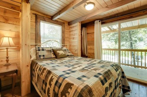 Indian Point House | Indian Point Cabin 19 near SDC, Branson, and Table Rock Lake