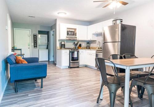 Indian Point Apartment | Indian Point Condo #18 at Tribesman Resort on Table Rock Lake near Silver Dollar City, Branson