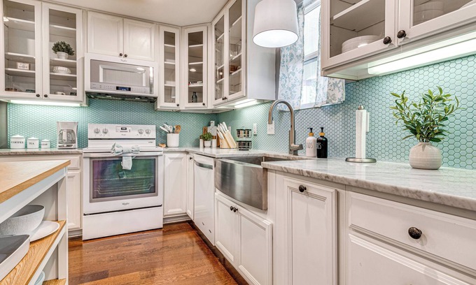 Fountain Square Cottage | Indianapolis Getaway w/Deck & Fire Pit!