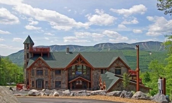 Sunday River Area House | INDOOR POOL, 10BR, sleeps 38, 3 hot tubs, theater, roof deck