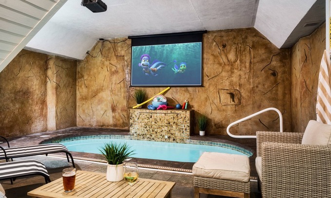 Gatlinburg Cabin | Indoor Pool & Movies - Near DT Gatlinburg