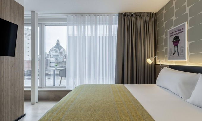 Jewish Quarter House | Indulge in Home-Like Comfort! 2 Stylish Units with Full Kitchen and Balcony
