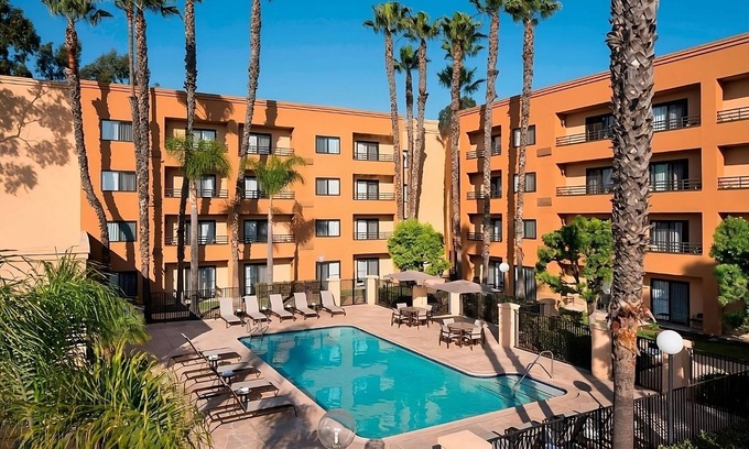 Torrance Hotel | Indulge in Home-Like Comfort! 3 Convenient Units, Minutes From Redondo Beach