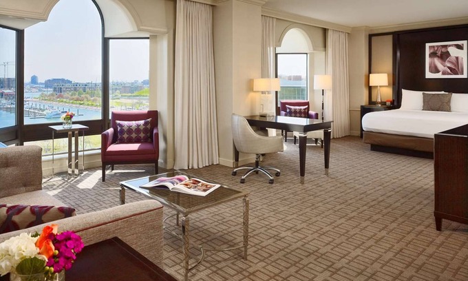 Downtown Baltimore Hotel | Indulge in Home-Like Comfort! Near B&O Railroad Museum, Pets are Allowed Here
