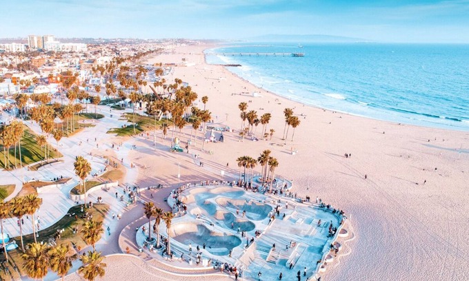 El Segundo Resort | Indulge in Home-Like Comfort! Close to El Segundo Beach, Pets are Allowed