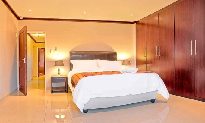 Windhoek House | Indulge in Relaxing Views! 2 Spacious Villas w/ Garden View, Full Kitchen!