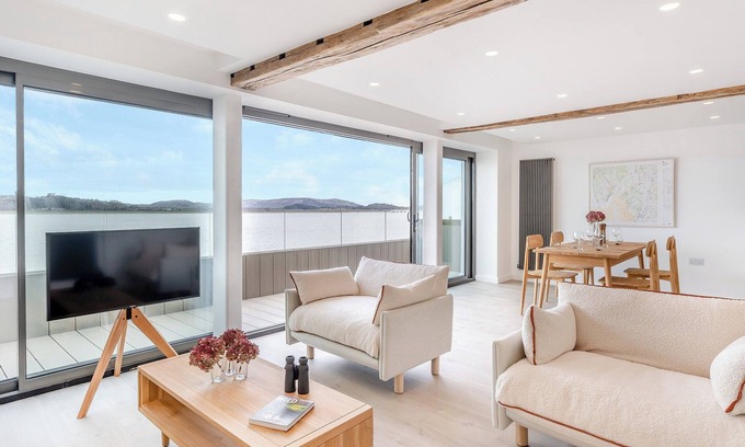 Arnside Cottage | Indulge in seaside luxury at this immaculate first and second floor apartment.