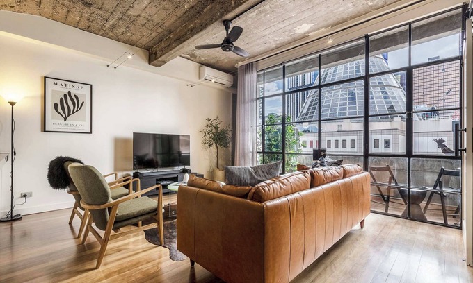 Melbourne Central Business District Condo | Industrial Warehouse in Historic Dovers Building