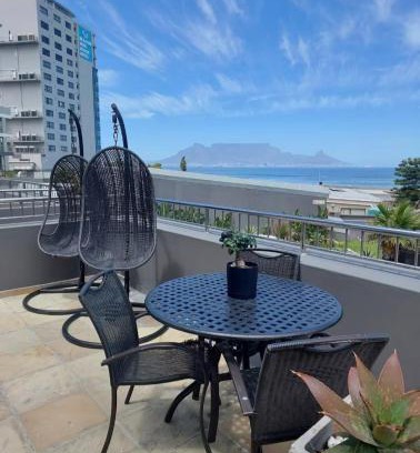 Bloubergstrand Apartment | Infinity LG3