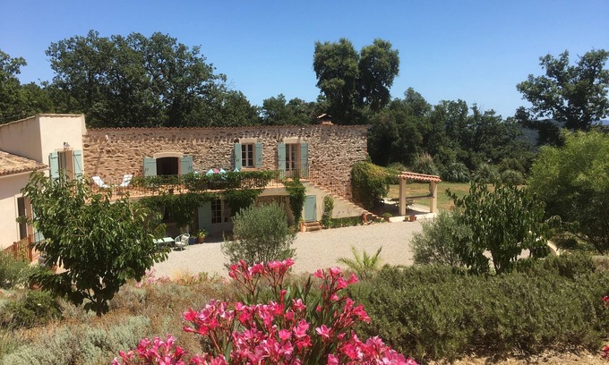 La Garde-Freinet House | Infinity Pool at Stone Built House Stunning Views Perfect for Families Sleeps10