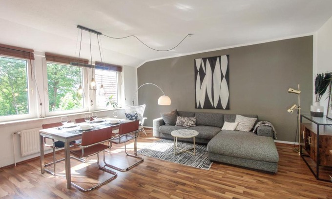 Rosengarten Apartment | INIKAMA: Designer Apartment im Grünen – Netflix