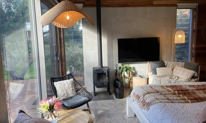 Yallingup Apartment | Injidup Beach Studio-fire Coastal Luxury Peaceful