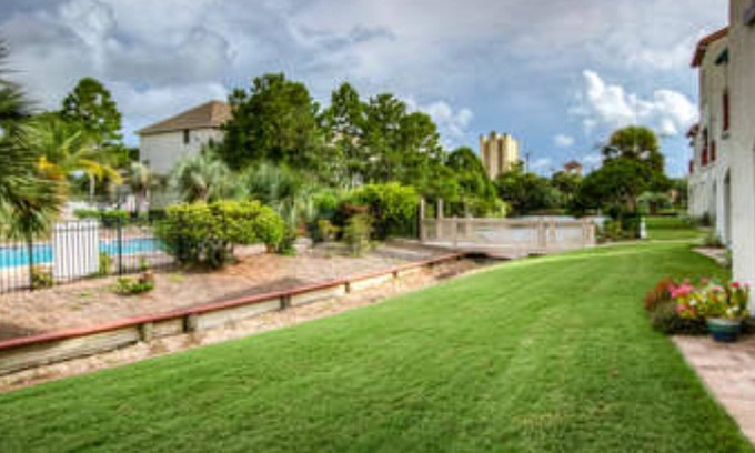 Gulf Lagoon Beach Condo | Inn at St. Thomas Square by ZIA VR