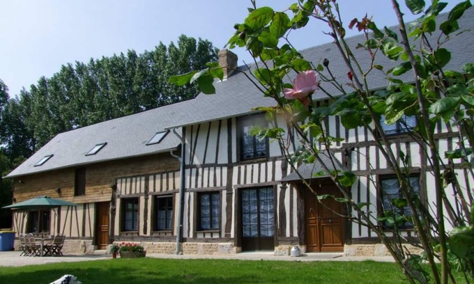 Saint-Paer House | Inn Saint-Paër, 4 bedrooms, 8 people