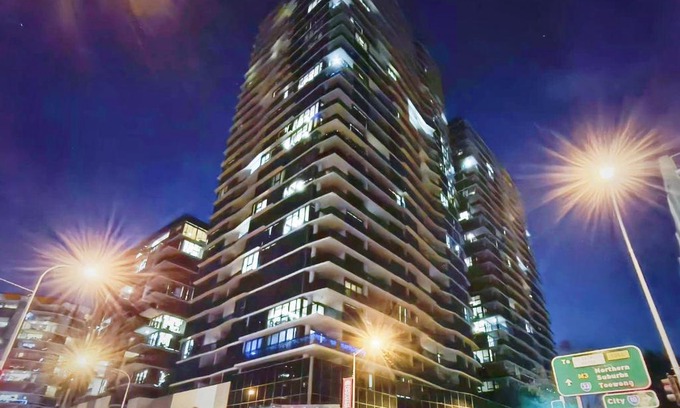 South Brisbane Apartment | Inner-city free parking indoor great location&Pool&Sauna apartment
