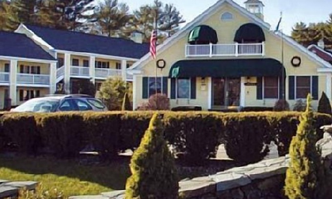 Ogunquit Condo | InnSeason Resorts - The Falls at Ogunquit