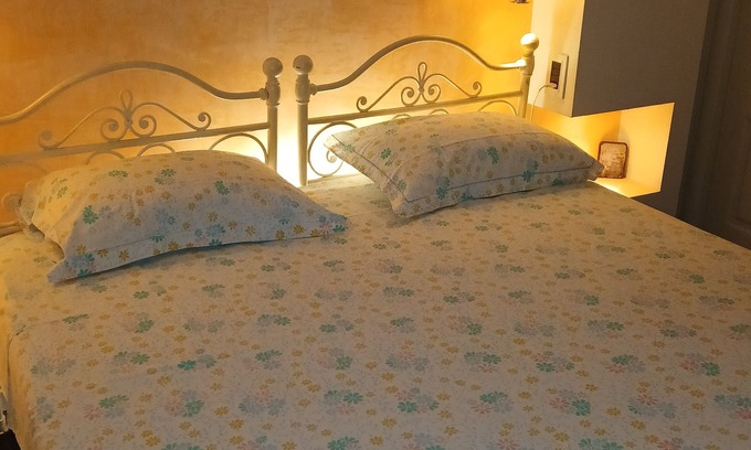 Parma Apartment | INPARMA WEST bright/silent/equipped, bus, stores and restaurants nearby.