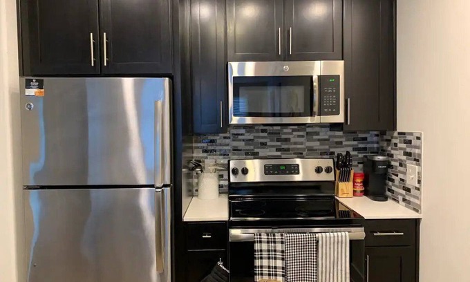 Legacy Park Apartment | Insta-worthy 1-BR Luxury gem at Legacy West