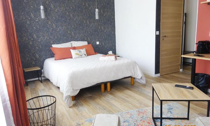 Nogent-le-Rotrou Apartment | Intello - studio tout confort centre-ville Nogent-le-Rotrou