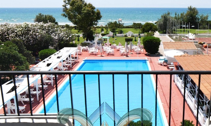 Mondragone Hotel | International Resort