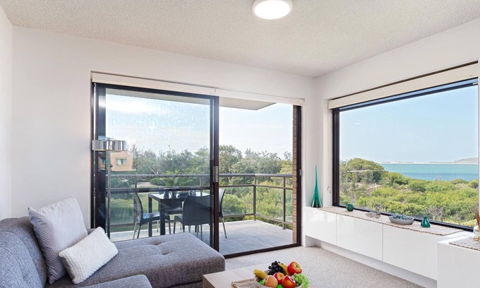 Nelson Bay Apartment | Intrepid, 10/3 Intrepid Close - water views over Shoal Bay Beach