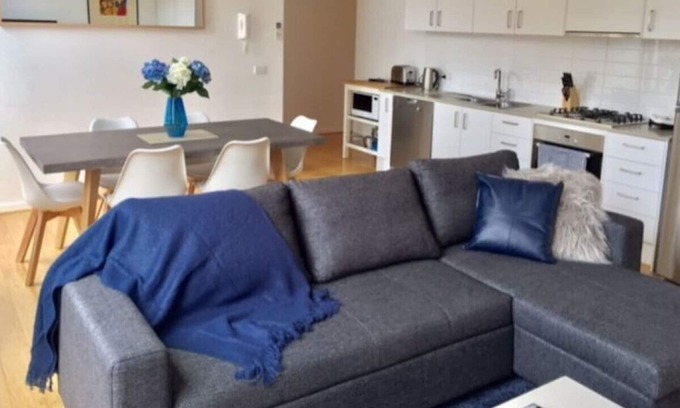 Prahran Apartment | ** INTRO PRICES! FABULOUS PRAHRAN/CHAPEL ST LIVING