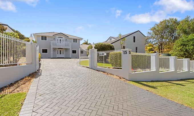 Coffs Harbour House | Introducing Charlesworth House, a must-stay for beach luxury and comfort.