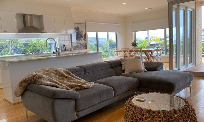 Inverloch House | INVERLOCH BLUE PEARL - WIFI, LINEN & POOL Inc