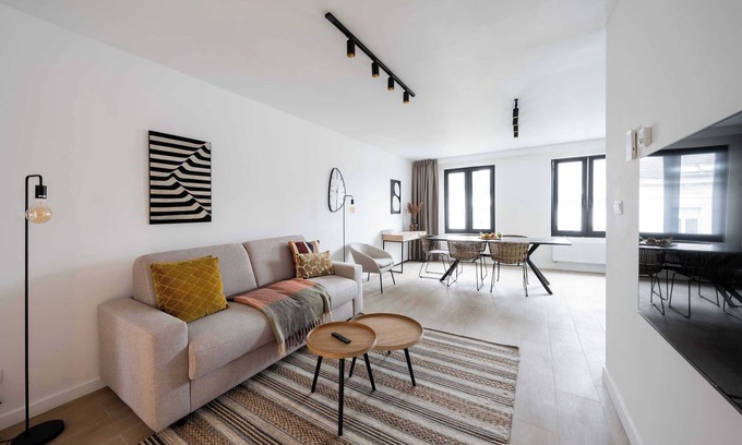 South Antwerp Apartment | Inviting 5-Person Duplex in Vibrant Antwerp