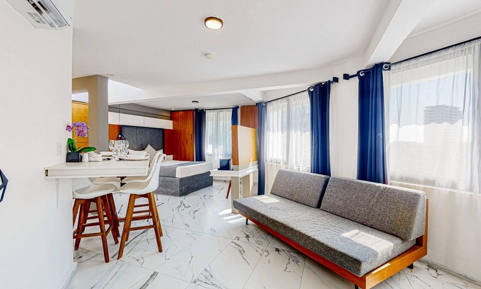 Downtown Cancun Hotel | Inviting apartment with pool, full kitchen, convenient location