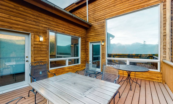 Baldy Mountain House | Inviting mountain getaway w/ scenic deck, private hot tub, pool table & foosball