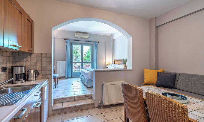 Longos Apartment | IOLI - IRIS Apartments (32m² for 2-3 persons)