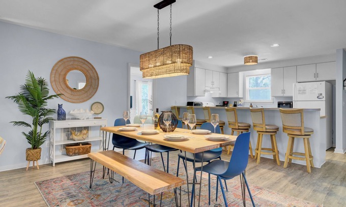 Sullivan's Island House | Ion by AvantStay | Walk to Beach, Dining, Shopping | Central Location | Deck