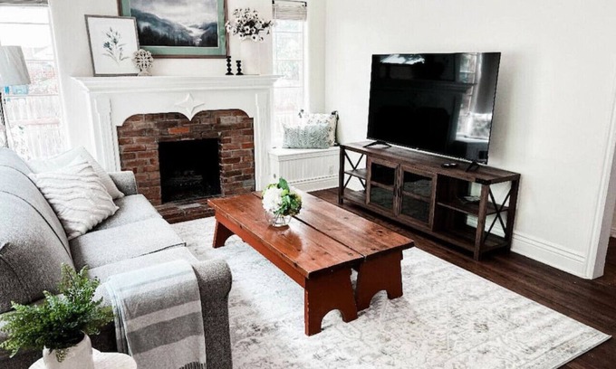 Ogden House | Iowa Whole House · Cozy Ski Getaway|Entire house