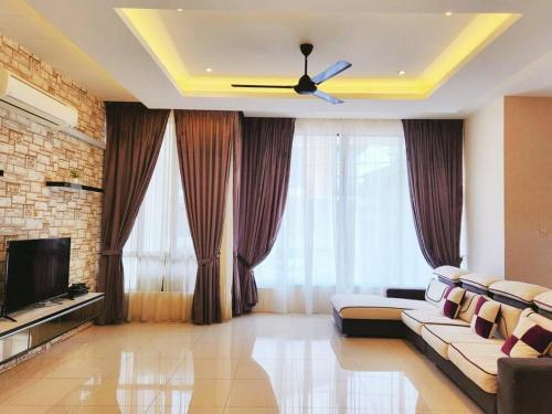 Ipoh House | Ipoh Botani nadya 3storey 5br 19 pax