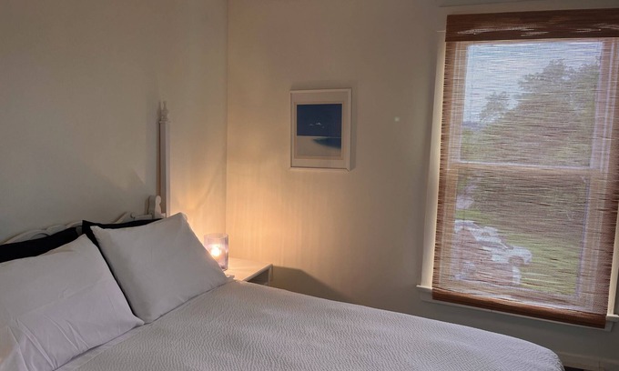 Victoria Villa | Irish Point Suite | Enjoy Sunrise Views | Private room with Ensuite - Sleeps 2