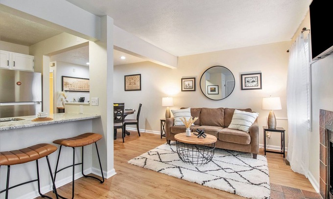 Notre Dame Apartment | Irish Walk