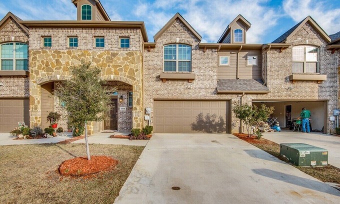 Irving House | Irving Bliss- 3 bedroom Charm In Heart of Irving