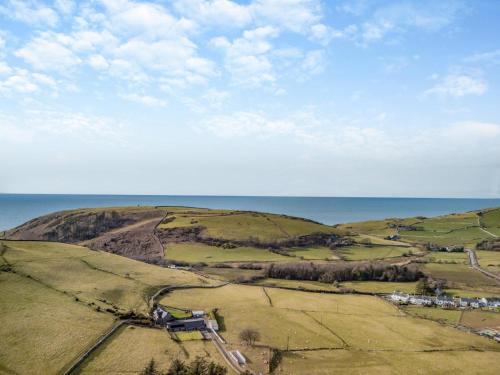 Tywyn House | Isaf Rhoslefain