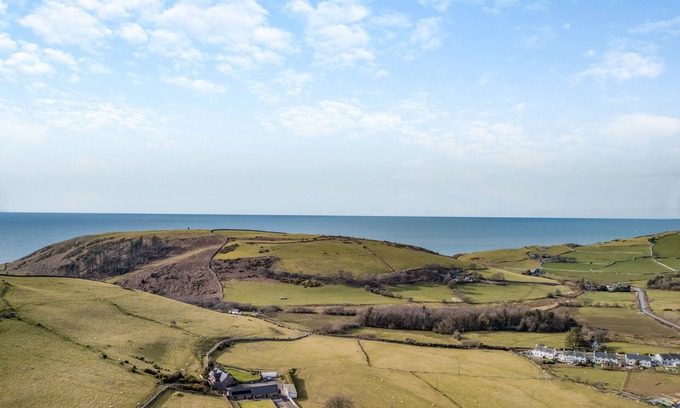 Tywyn House | Isaf Rhoslefain - Two Bedroom House, Sleeps 4