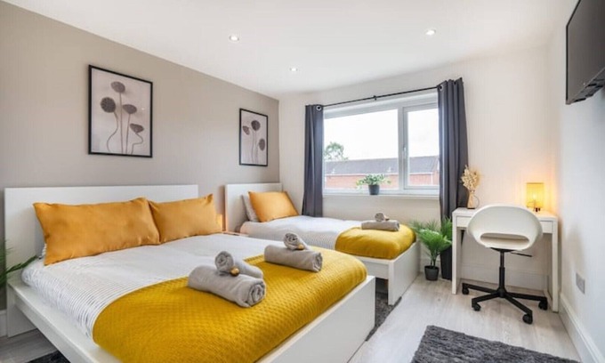 Newcastle-upon-Tyne House | `isimi Luxurious House Newcastle
